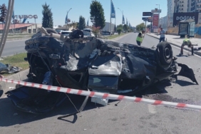 Çarpışmanın Şiddetiyle Takla Attı: 3 Yaralı