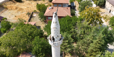 Depremde Hasar Gören Hafız Camii Alemi Tehlike Saçıyor