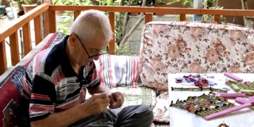 Doğadan Topluyor, Nazarlığa Dönüştürüyor