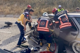 Otomobil İle Hafif Ticari Araç Çarpıştı: 1 Yaralı