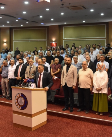Sadıkoğlu, Mücbir Sebep Mücadelesinde Deprem Bölgesinin Ortak Sesi Oldu