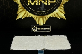 Sokak Satıcısına Fiziki Takip: 900 Gram Metamfetamin Ele Geçirildi