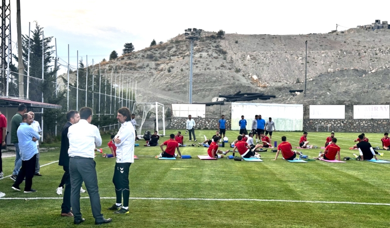 Yeşilyurtspor Kulüp Başkanı Ayhan: “Güçlü ve Sürdürülebilir Bir Takım Kuruyoruz”