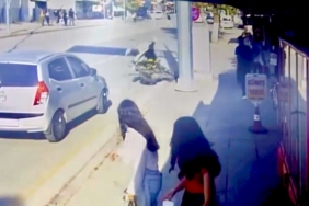 Ani Sağa Dönüş Kazayı Getirdi: Motosikletli Elektrik Panosuna Çarptı