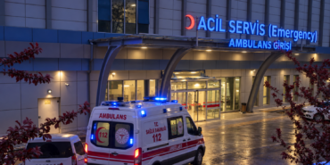 Bıçakla Yaralandı, Taksiyle Hastaneye Gitti