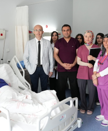 Karın Ağrısıyla Hastaneye Başvurdu, 15 Kilogramlık Kitle Çıkarıldı