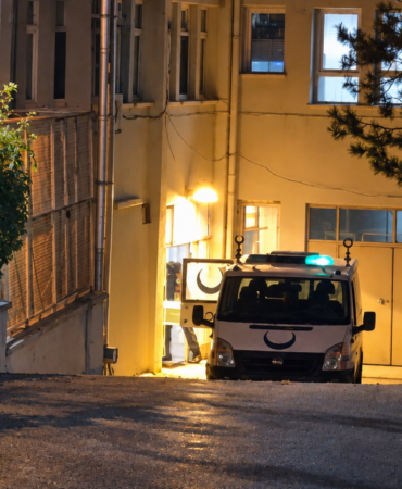 Malatya’da Aile Faciası: Oğlu Tarafından Bıçaklanan Baba Hayatını Kaybetti