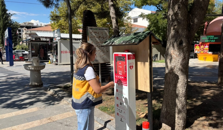 Malatya’da Ani Kalp Durmalarına Karşı 3 Noktaya Otomatik Şok Cihazı Yerleştirildi