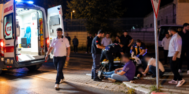 Malatya’da Minibüs Ağaca Çarptı: 2 Yaralı