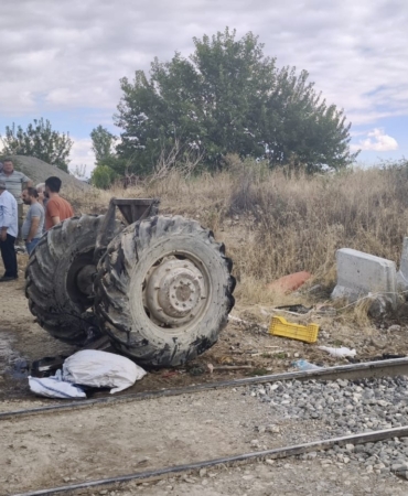 Malatya’da Yük Treni Traktöre Çarptı: 1 Yaralı