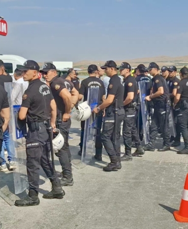 Ölümlü Kazanın Ardından Halk Yola İndi: “Daha Kaç Can Gidecek?”
