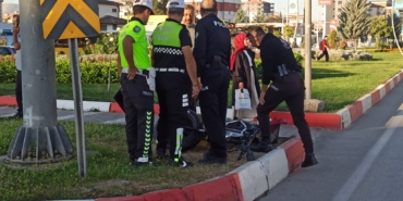 Otomobilin Çarptığı Elektrikli Bisiklet Sürücüsü Ağır Yaralandı