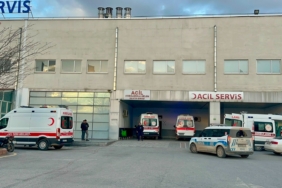 Yeşilyurt’ta İki Otomobil Çarpıştı: 4’ü Çocuk 5 Yaralı