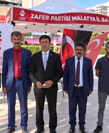 Zafer Partisi Malatya’da ‘Şehitlere Saygı’ Standı Açtı