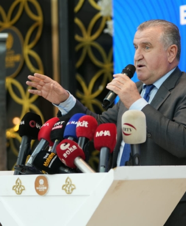 Bakan Bak: “Malatya’ya Borcumuzu Ödeyeceğiz, Hizmet Etmeye Devam Edeceğiz”