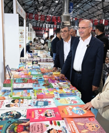 Başkan Er: “Kitap Fuarı Malatya’nın Yeniden Ayağa Kalkışının Bir Parçası”