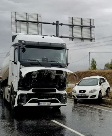 Doğanşehir’de Tır İle Otomobil Çarpıştı: 3 Yaralı