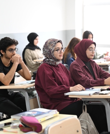 Malatya’da 200 Öğrenciye Ücretsiz Üniversiteye Hazırlık Desteği