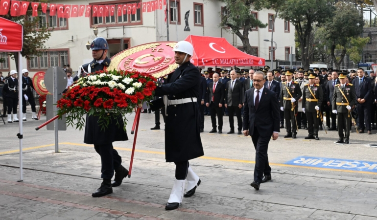 Malatya’da 29 Ekim Cumhuriyet Bayramı kutlamaları başladı