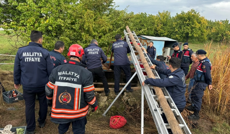 Malatya’da 30 Metrelik Kuyuya Düşen Genç Kız Kurtarıldı