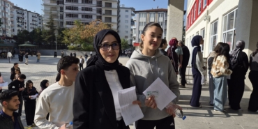 Malatya’da Anne Kız Aynı Okulda KPSS Heyecanı Yaşadı