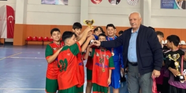 Malatya’da Minik Hentbolcuların Cumhuriyet Bayramı Heyecanı