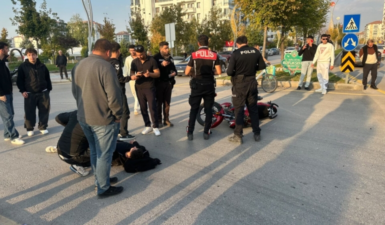 Malatya’da Otomobil ile Motosiklet Çarpıştı: 1 Yaralı