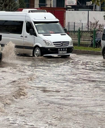 Malatya’da Sağanak Yağış Hayatı Olumsuz Etkiledi