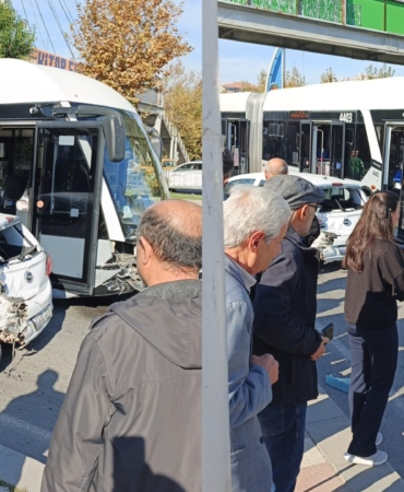 Malatya’da Trambüs İle Otomobil Çarpıştı: 5 Yaralı