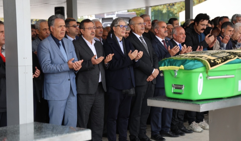 Malatya’nın Tanınmış Esnafı Burhan Özdemir Son Yolculuğuna Uğurlandı