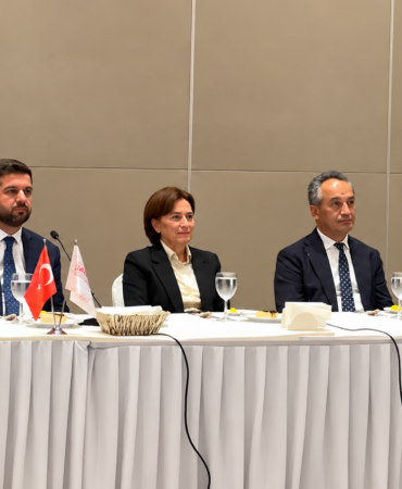 Sarı: “Bir Şehri Yeniden İnşa Etmek Sadece Bina Yapmak Değildir”