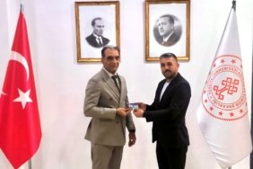 Türk Halk Müziği Sanatçısı Oktay Demirci’ye Bakanlıktan Prestijli Unvan