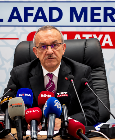 Vali Yavuz: “Konteynerlerde Kalanların Sayısı 10 Binin Altına Düştü”