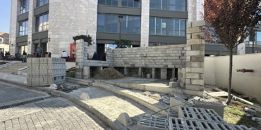 Yeni Çarşısında Yanlıştan Dönüldü: Muhtarlık Binası Yıkıldı
