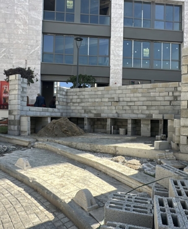 Yeni Çarşısında Yanlıştan Dönüldü: Muhtarlık Binası Yıkıldı